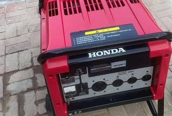 成都汽油发电机选购第一步：用户必知的汽油与柴油机组 3 大核心差异